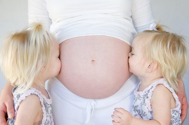 Вторая беременность двойней