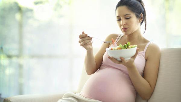 Соблюдается ли пост во время беременности? Мнение врача и священника