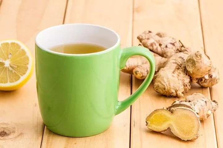 Can a pregnant woman take lemon and ginger?