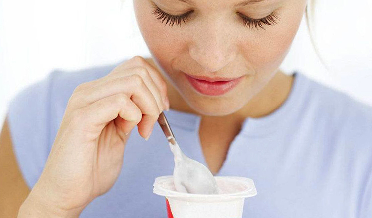 Употребление йогурта