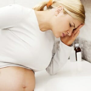 У беременной девушки токсикоз