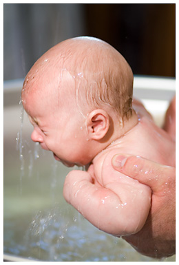 Можно ли крестить ребёнка в пост