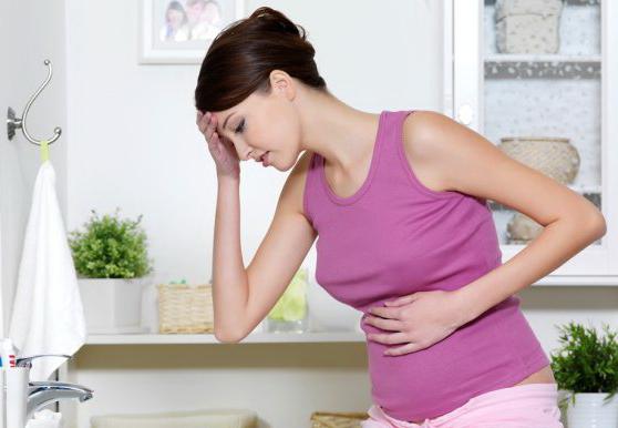 причины месячных при беременности