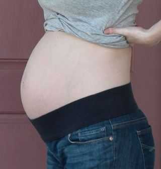 Тянет живот 28 неделя. Живот на 28 неделе беременности. Живот беременной на 14 неделе. 28 Недель фото живота. Живот на 20 неделе.